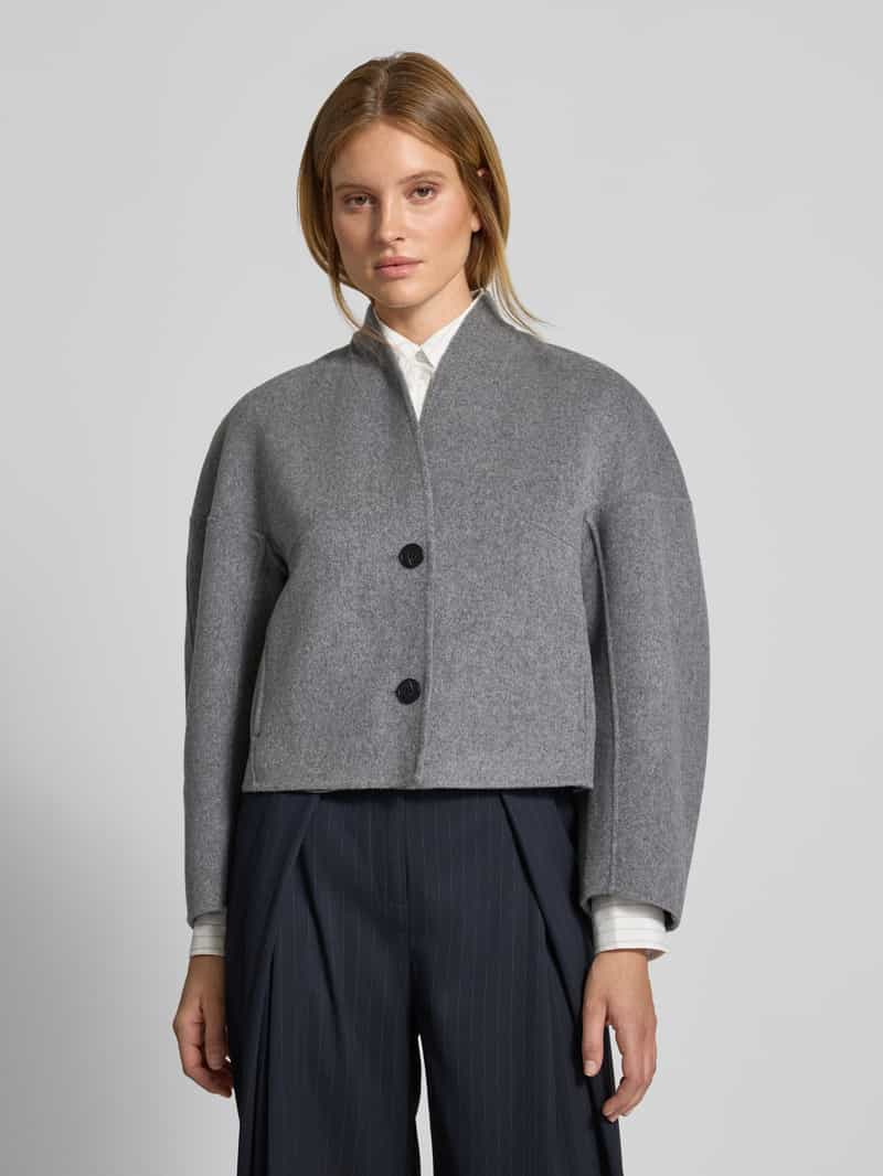 Style Icon Collection Korte wollen jacks met opstaande kraag curated by Viky Rader