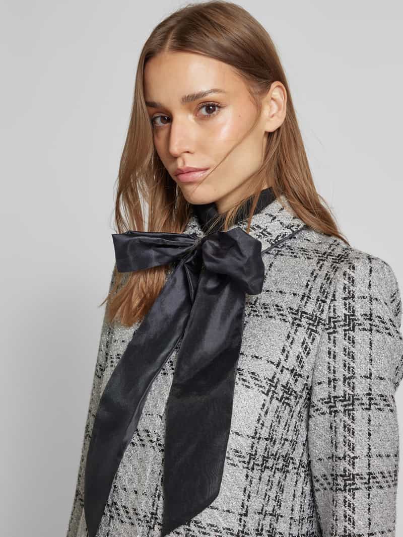 Marc Cain Korte blazer met strikdetail