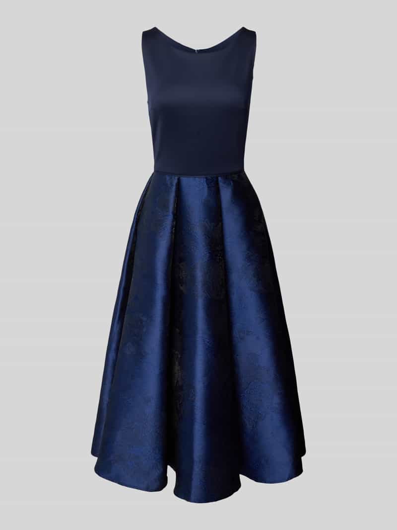 Swing Cocktailjurk met ronde hals