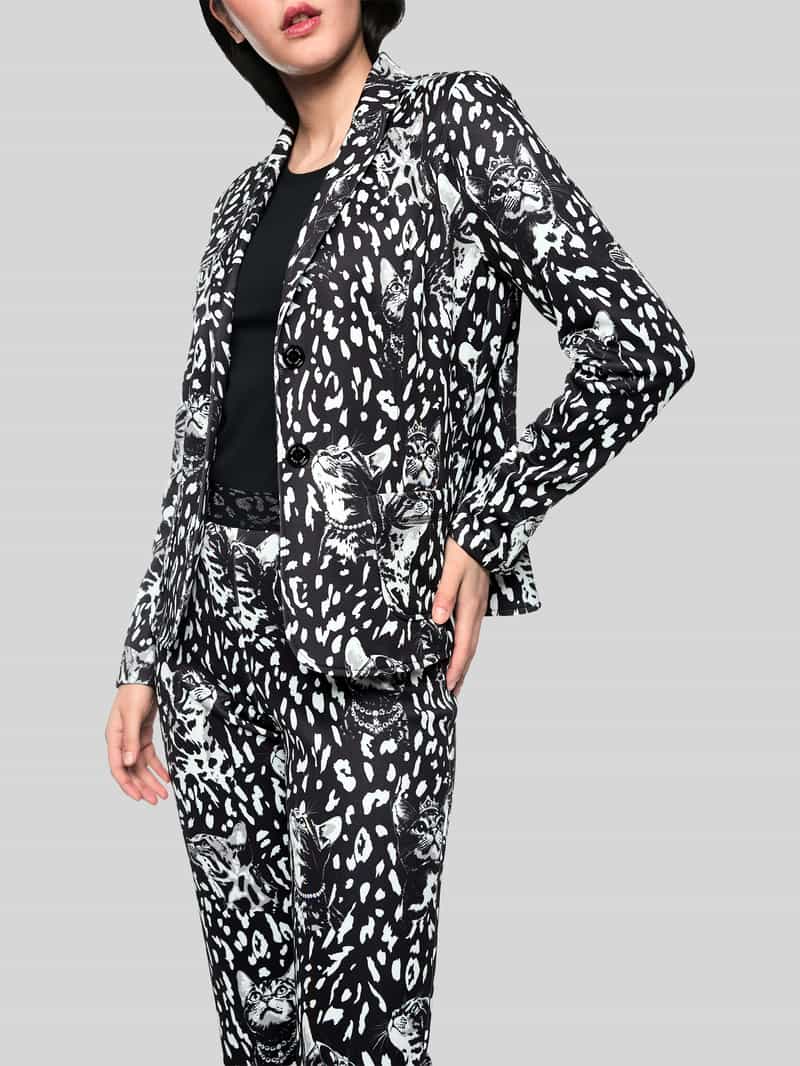 Marc Cain Getailleerde korte blazer met kattenmotief