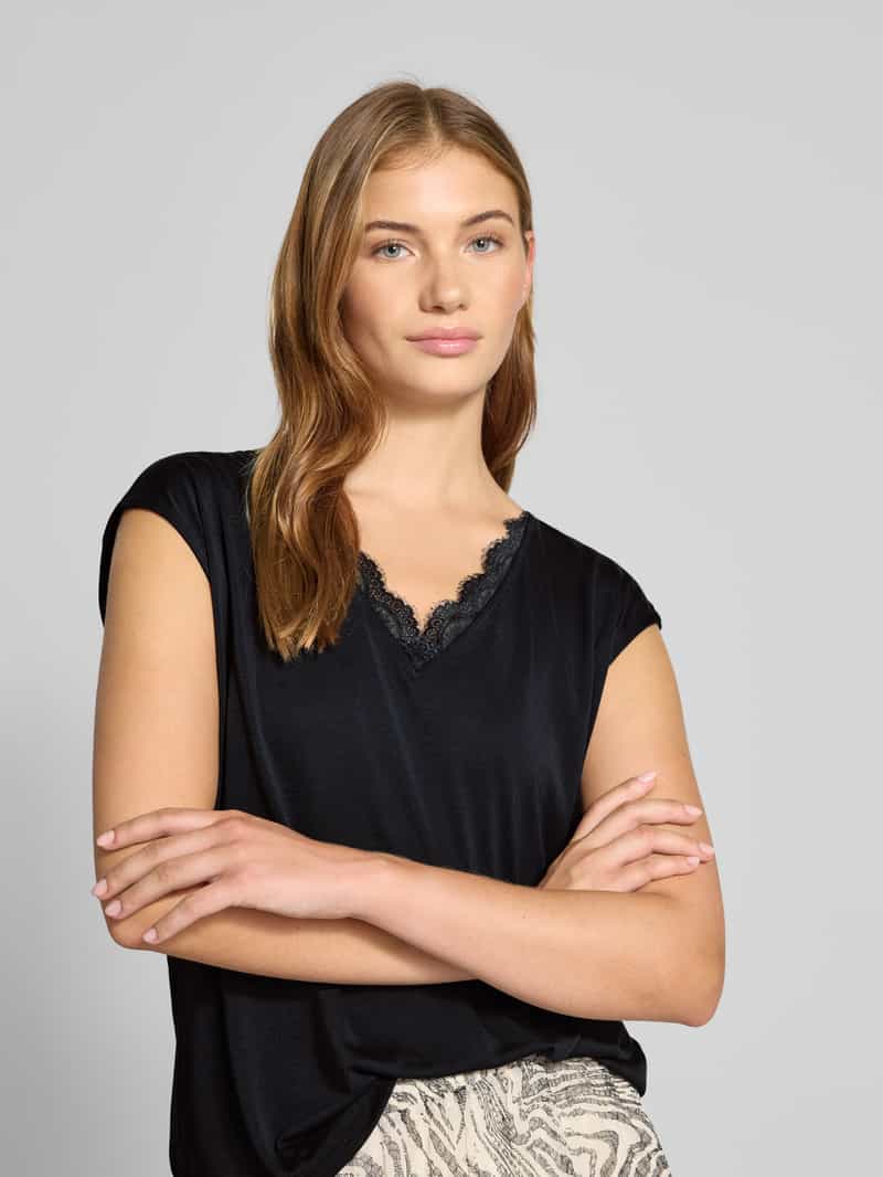 Pieces Loose fit T-shirt met kant model 'KAMALA'