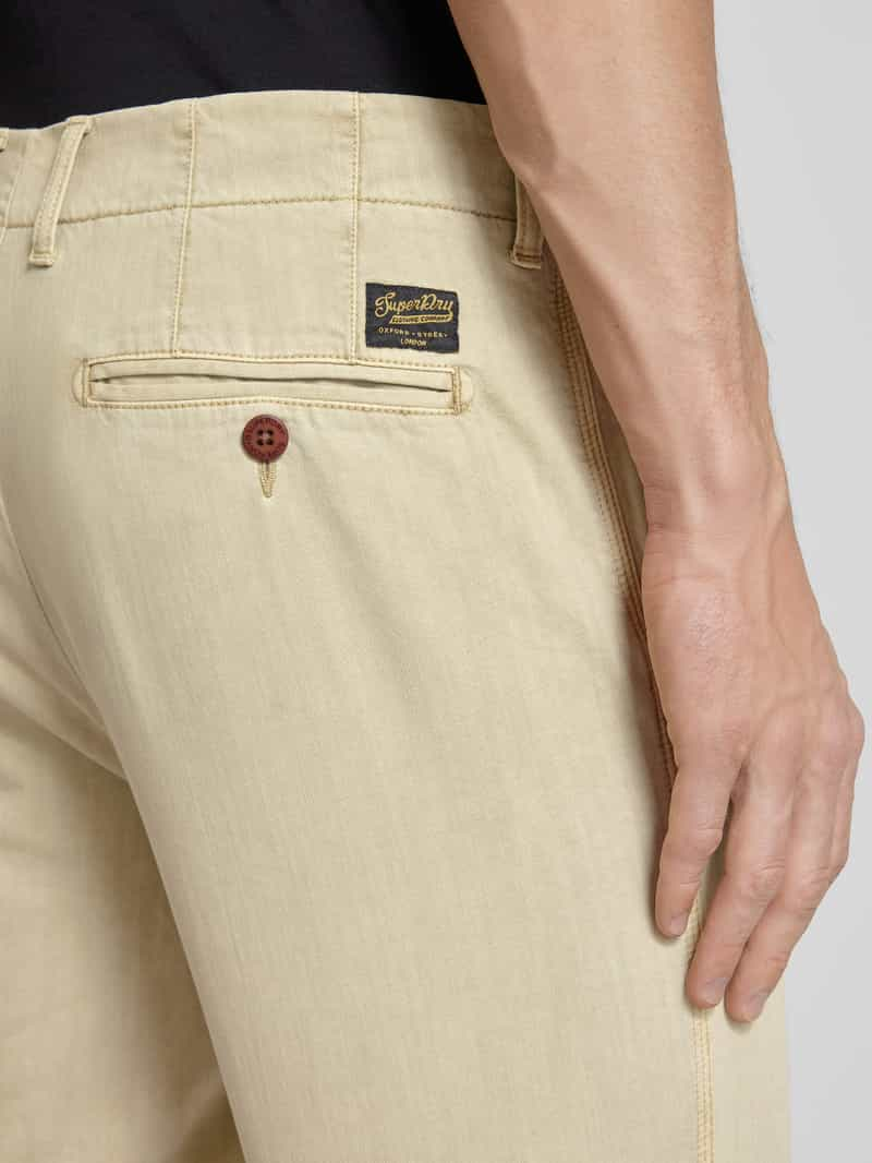 Superdry Regular fit korte chino met steekzakken opzij