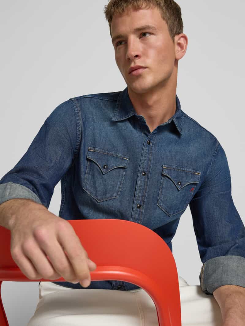 Replay Regular fit jeansoverhemd met borstzakken en labelstitching