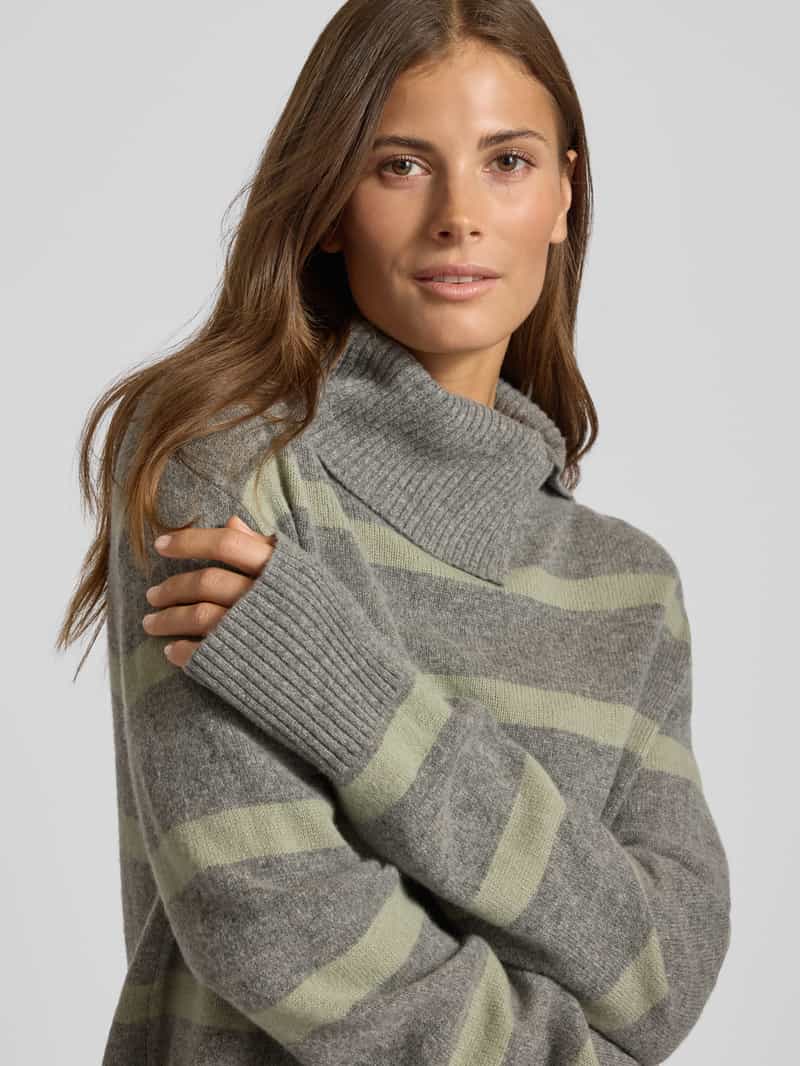 Christian Berg Woman Regular Fit gebreide trui van pure wol