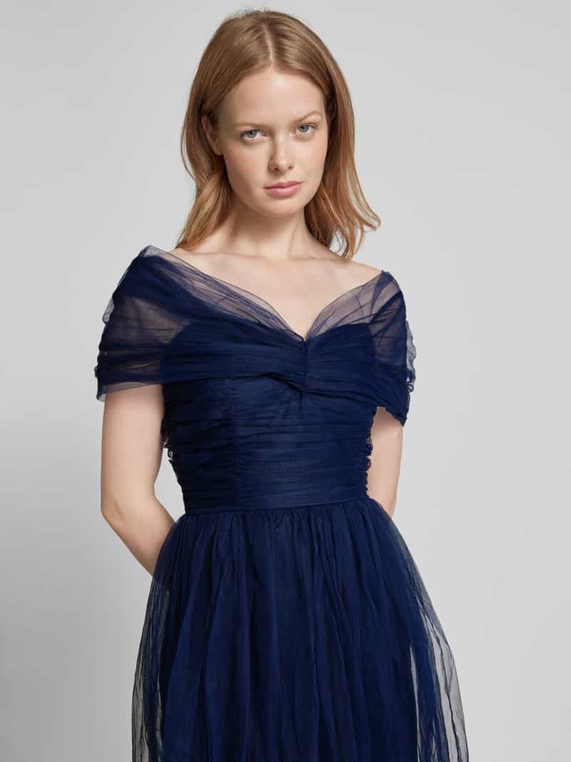 Lace & Beads Avondjurk met carmenhals