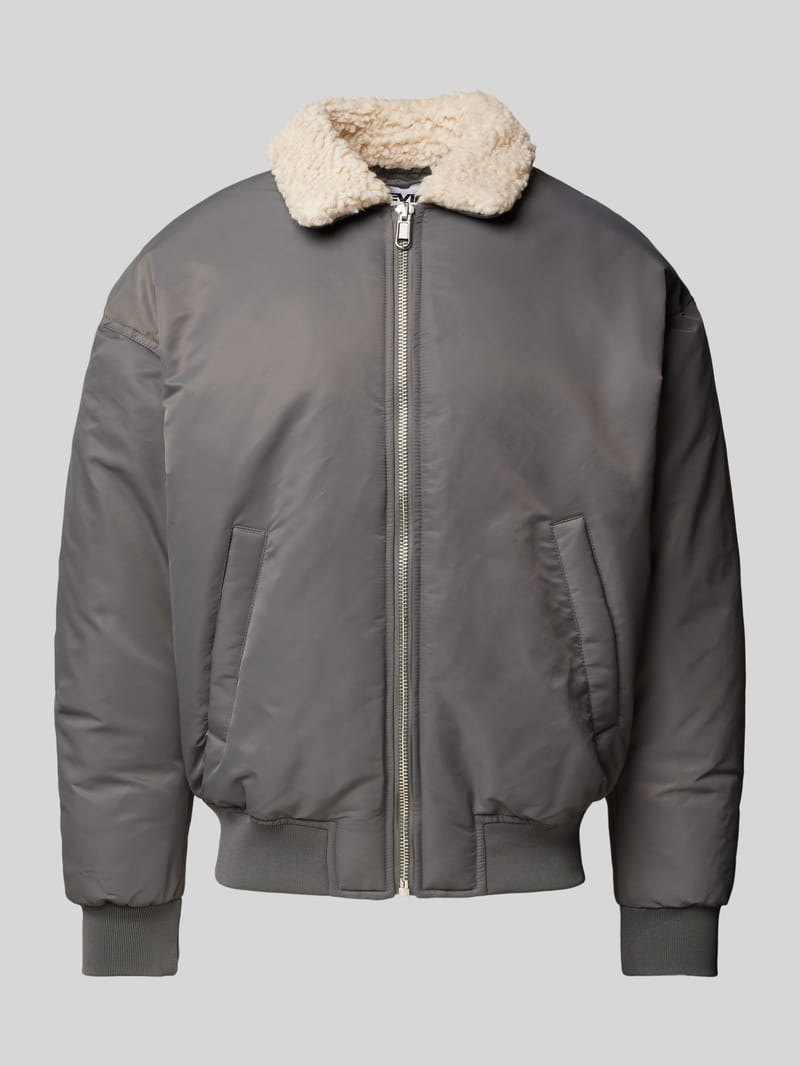 REVIEW Bomberjacke mit Leistentaschen