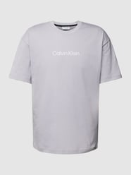 T-shirt z nadrukiem z logo model ‘HERO’ od CK Calvin Klein Fioletowy - 39