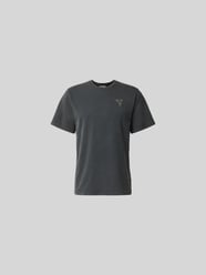 T-Shirt mit floralem Stitching von Forét - 47