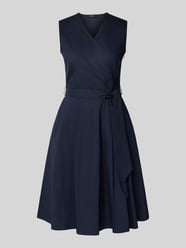 Knielanges Wickelkleid mit V-Ausschnitt von More & More - 11
