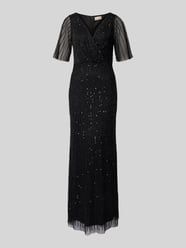 Abendkleid mit V-Ausschnitt von Lace & Beads - 8