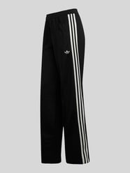 Spodnie dresowe o kroju regular fit z detal z logo od adidas Originals - 40