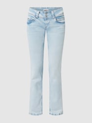 Jeansy z niskim stanem o kroju straight fit z dodatkiem streczu model ‘Venus’ od Pepe Jeans Niebieski - 8
