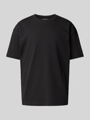 T-shirt z prążkowanym, okrągłym dekoltem model ‘HUDSON’ od Samsøe Samsøe - 27