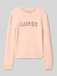 Sweter z dzianiny z aplikacją z logo od GUESS Fuksjowy - 38