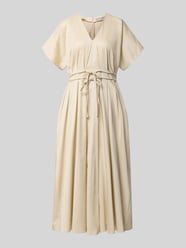Cocktailkleid mit V-Ausschnitt und Schnürung von Christian Berg Cocktail Beige - 2