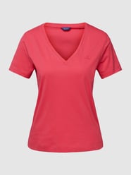 T-shirt z dekoltem w serek model ‘Basic’ od Gant Różowy - 45