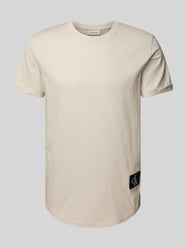 T-Shirt mit Label-Badge von Calvin Klein Jeans Beige - 24