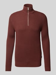 Sweter z dzianiny z kołnierzem model ‘RBLALIAM’ od Jack & Jones Premium Brązowy - 32