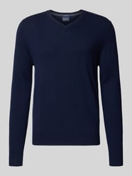 Gebreide pullover van een mix van wol en kasjmier met V-hals van Christian Berg Men - 44