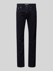 Dżinsy w kroju regular fit z detalem z metką model 'Lyon' od Pierre Cardin - 10