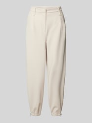 Tapered Fit Stoffhose mit Bundfalten Modell 'Olivia' von MAC Beige - 1