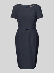 Sukienka etui o długości do kolan z drobnym wzorem od Christian Berg Woman Selection - 9