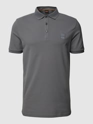 Poloshirt mit Label-Detail Modell 'PASSENGER' von BOSS Orange Grau - 33
