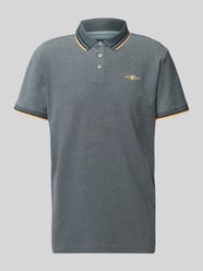Koszulka polo w kroju regular fit z kontrastowymi paskami od Tom Tailor - 17