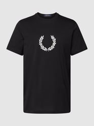 T-Shirt mit Motiv-Print Modell 'Laurel Wreath Graphic' von Fred Perry Grau / Schwarz - 24