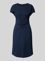 Knielanges Cocktailkleid mit Kappärmeln von Luisa Cerano Blau - 38