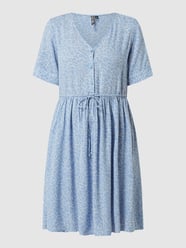 Kleid mit Allover-Muster Modell 'Nya' von Pieces Blau - 47