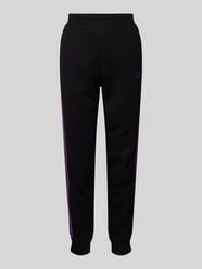 Tapered Fit Sweatpants mit Label-Streifen von EA7 Emporio Armani Schwarz - 20