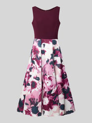 Tailliertes Cocktailkleid mit Allover-Muster von Vera Mont - 36