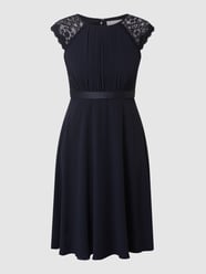 Cocktailkleid aus Chiffon mit Spitze  von Christian Berg Cocktail Blau - 42