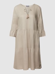Knielanges Kleid mit Schlüsselloch-Ausschnitt von White Label Beige - 39