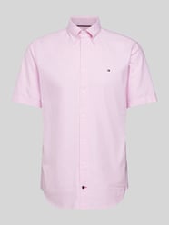 Koszula biznesowa o kroju regular fit ze wzorem w paski od Tommy Hilfiger Różowy - 13