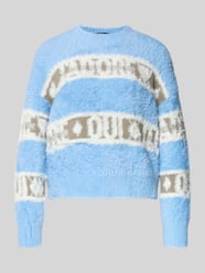 Regular Fit Pullover in Strick-Optik mit Logo-Stitching von Oui - 12