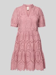 Minikleid mit Lochstickerei Modell 'Holi' von YAS Pink - 19