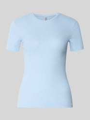 t-shirt o kroju slim fit z mieszanka bawełny model 'RUKA' od PIECES - 21