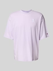 Relaxed Fit T-Shirt mit Label-Stitching von Champion - 14