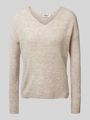 Regular Fit Strickpullover mit V-Ausschnitt Modell 'CAMILLA' von Only Beige - 15