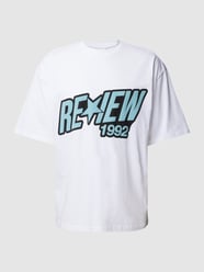 T-shirt z nadrukiem z logo od REVIEW Biały - 43