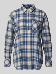 Relaxed Fit Bluse mit Knopfleiste und Brusttasche von Emily Van den Bergh - 31