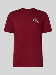 T-Shirt mit Label-Print von Calvin Klein Jeans Bordeaux - 30