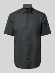 Koszula biznesowa o kroju modern fit z rękawem o dł. 1/2 od Eterna - 43