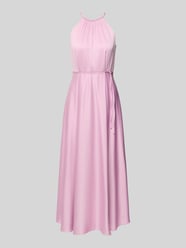 Cocktailkleid aus Satin mit Bindegürtel von Jake*s Cocktail Pink - 42