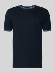 T-shirt ze strukturalnym wzorem i okrągłym dekoltem od Christian Berg Men - 18