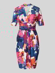 Knielange cocktailjurk in wikkellook van Vera Mont - 29