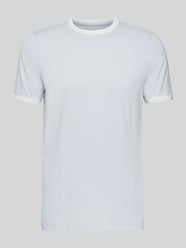 T-shirt o kroju slim fit z okrągłym dekoltem od MCNEAL - 46