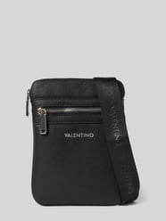 Torebka na długim pasku z detalem z logo od VALENTINO BAGS - 25